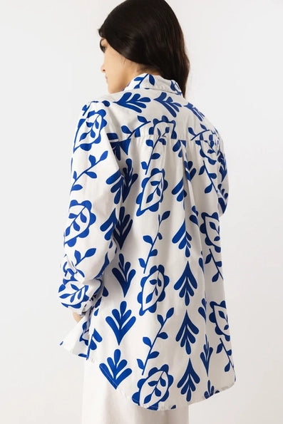 Lanidor Hemd Santorini Spirit - Weiß mit königsblauem Print aus 100% Baumwolle