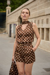 Lulumary Top mit Punkten und Bindeband Braun