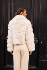 Attentif Paris Kunstfell-Jacke Beige – Langhaarig & schräg gestreift