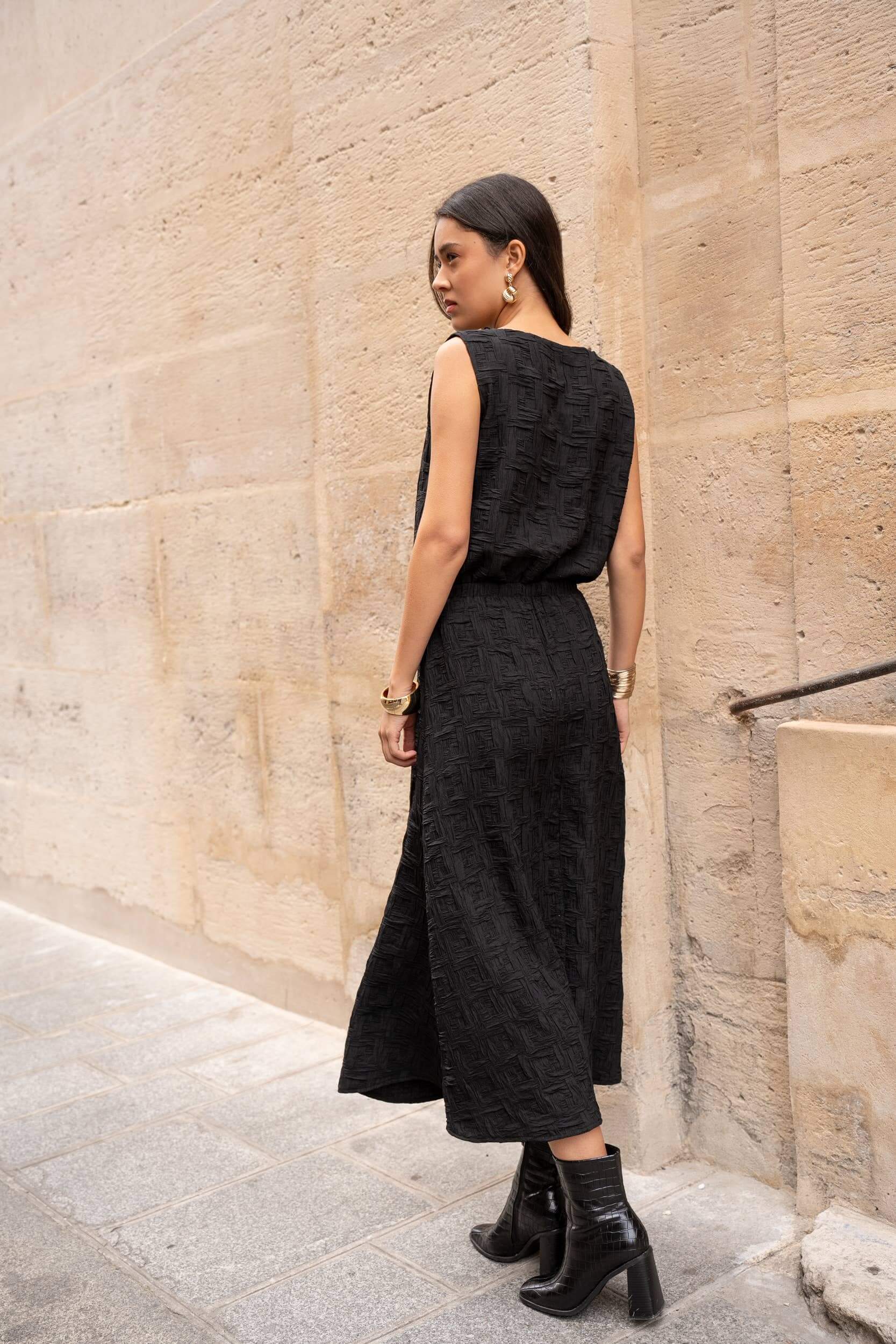 Choklate Paris - Langer schwarzer Rock aus strukturiertem Material - ausgestellter Midirock mit Innenfutter