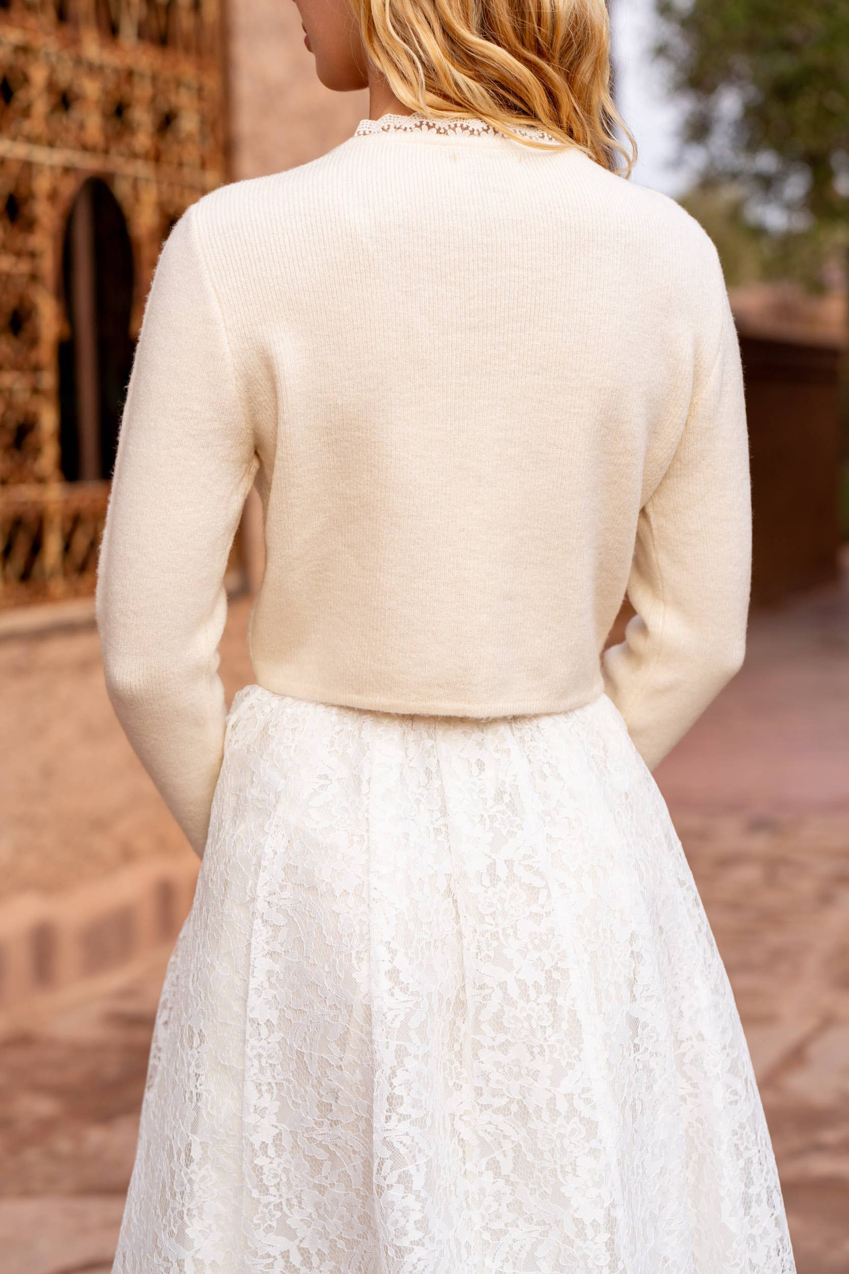 Choklate Paris Strickjacke Mila mit V-Ausschnitt Ecru - Kurzer Cardigan