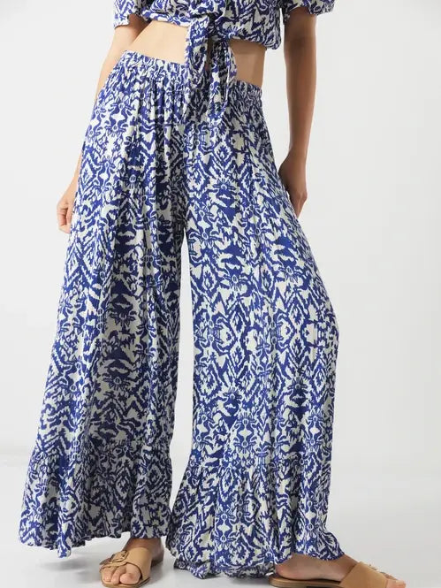 Lanidor Sommerhose Solea Pants - Weit geschnitten mit Print & Rüschensaum, Blau-weiß