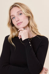Langärmeliges T‑Shirt aus gerippter Baumwolle: Ecru / M