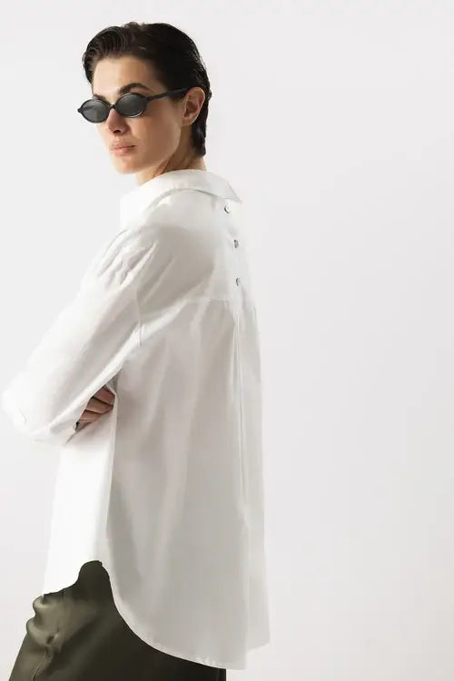 Lanidor - Lässige Hemdbluse mit Knopfdetail auf der Rückseite - weiß