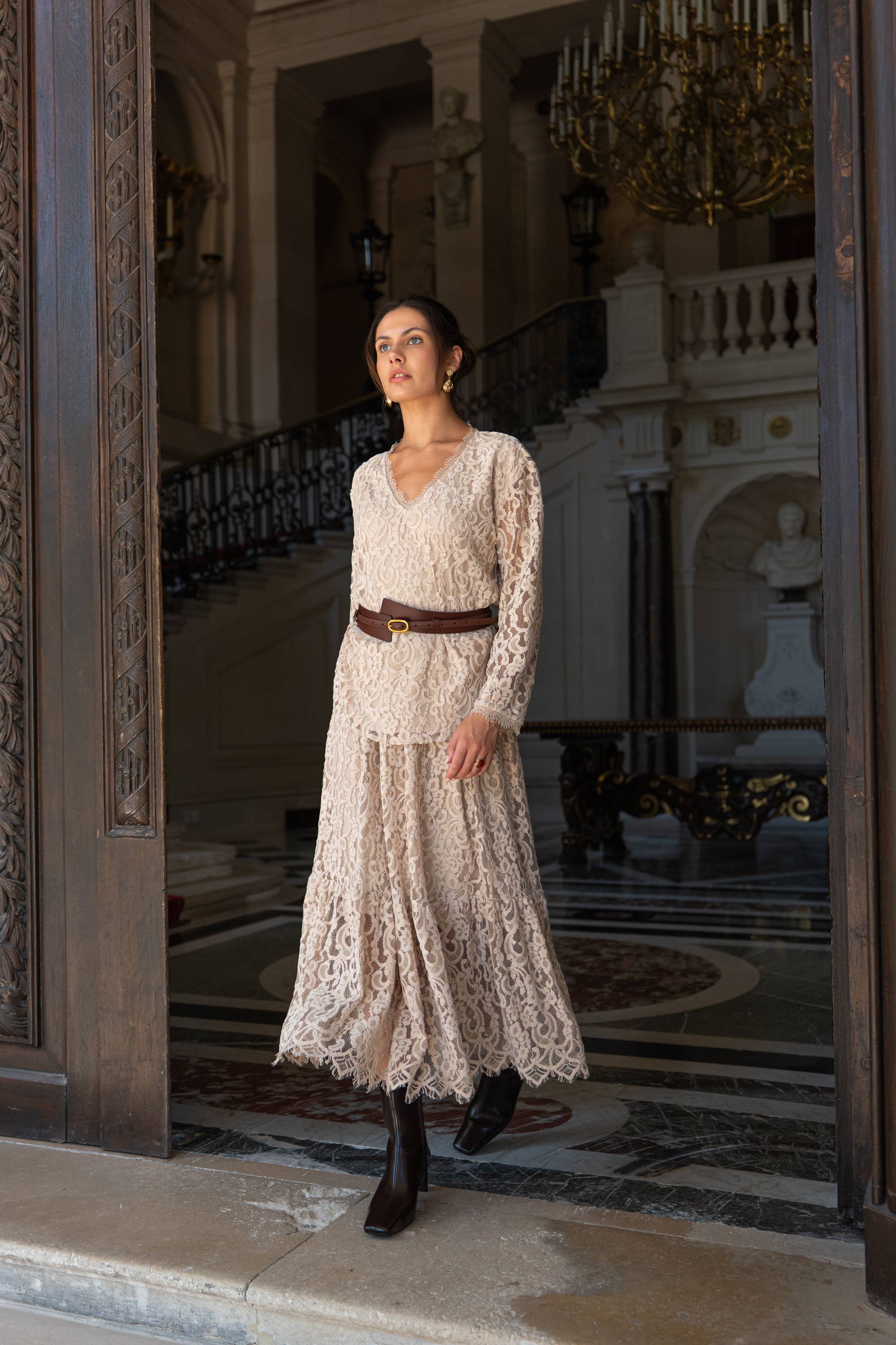 Choklate Paris - Ensemble Maël - Bluse & Spitzenrock in Taupe - Elegantes Zweiteiler-Set