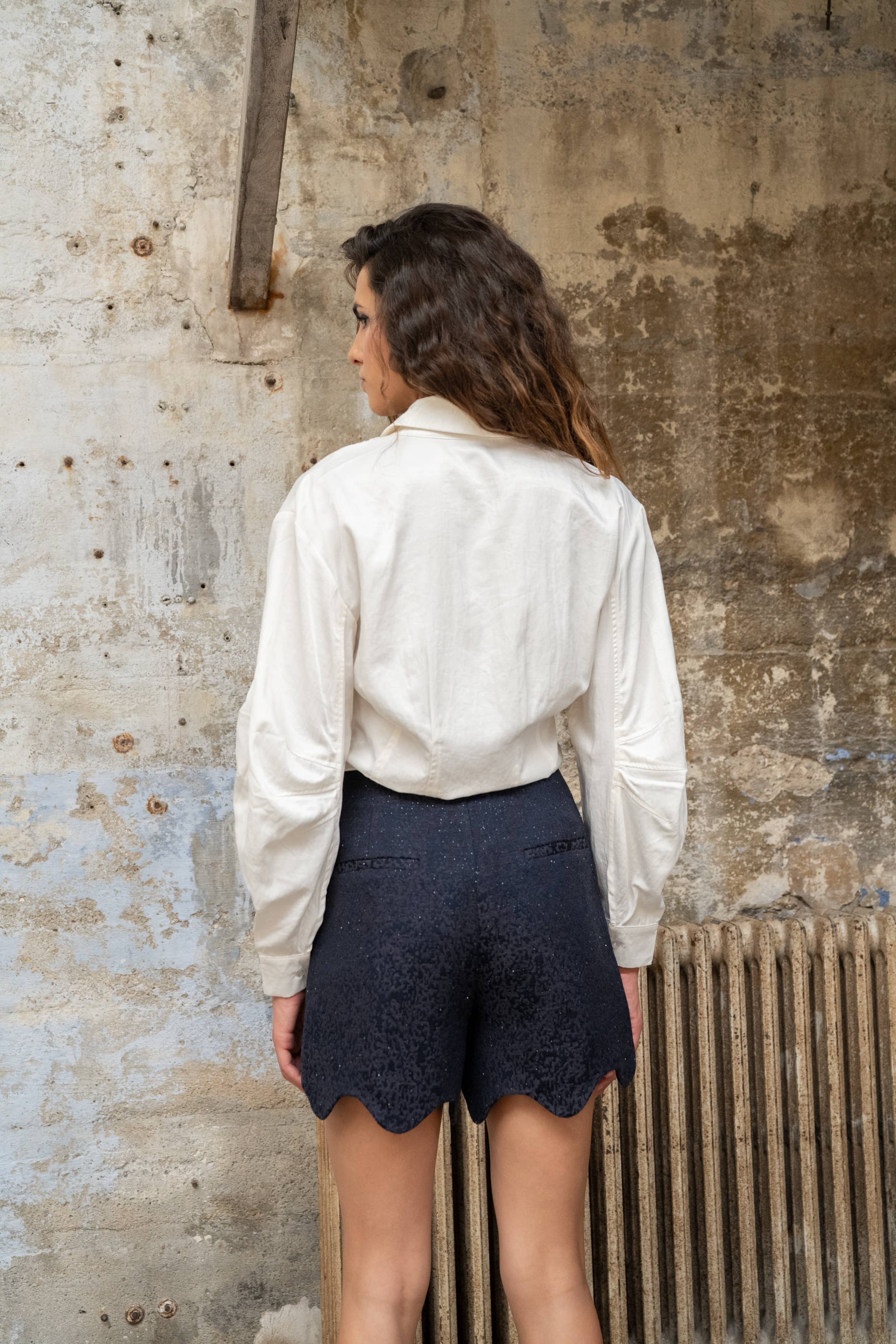 Fließende Bluse mit Falten CH412: Rohes Blau / 2X 2M 2L