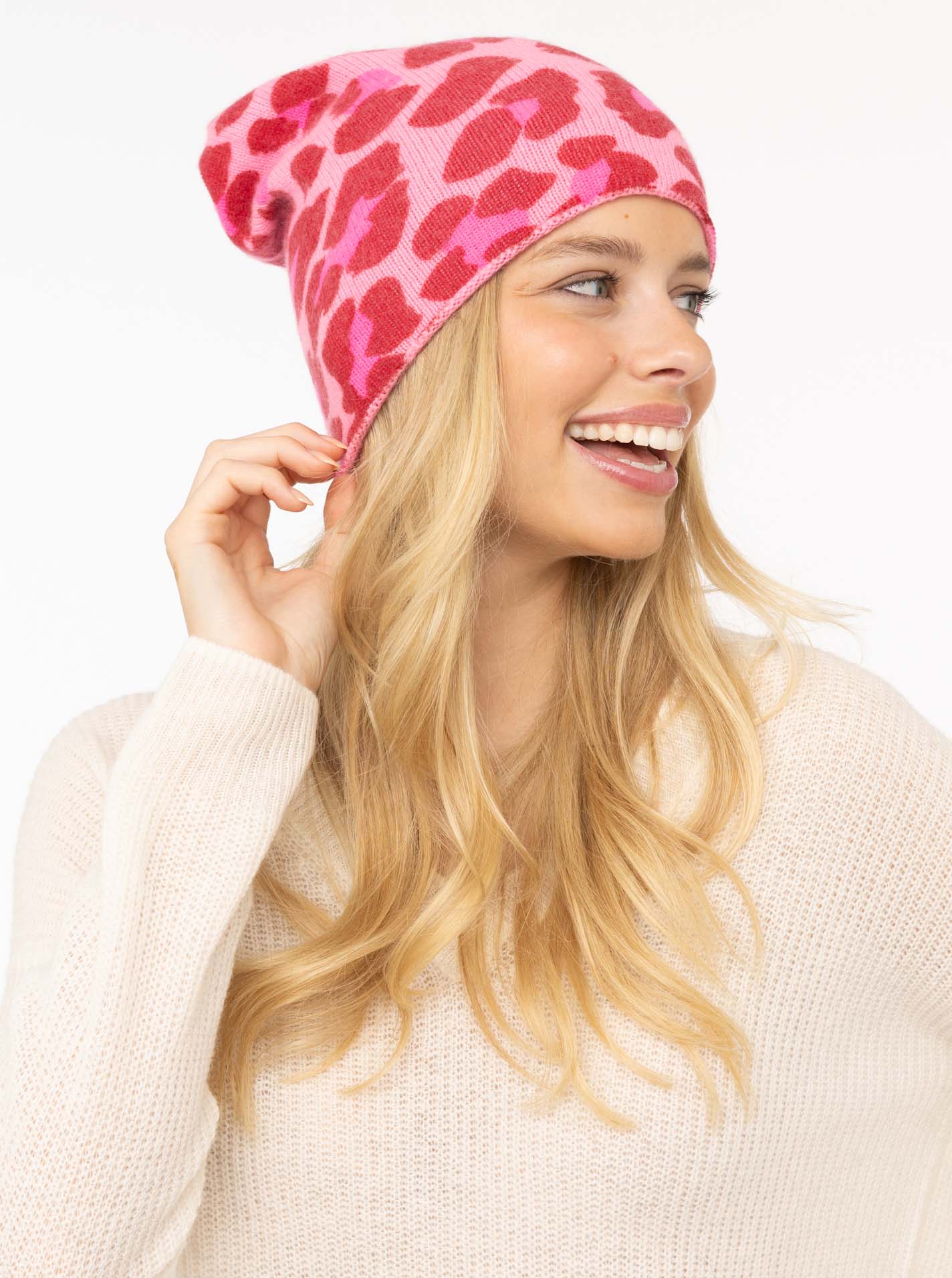 Zwillingsherz Beanie aus 100% Kaschmir "Leo Digital Print" Farbe Bubblegum"
