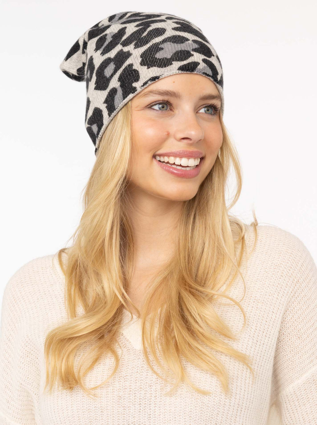 Zwillingsherz Beanie aus 100% Kaschmir "Leo Digital Print" Farbe Grau