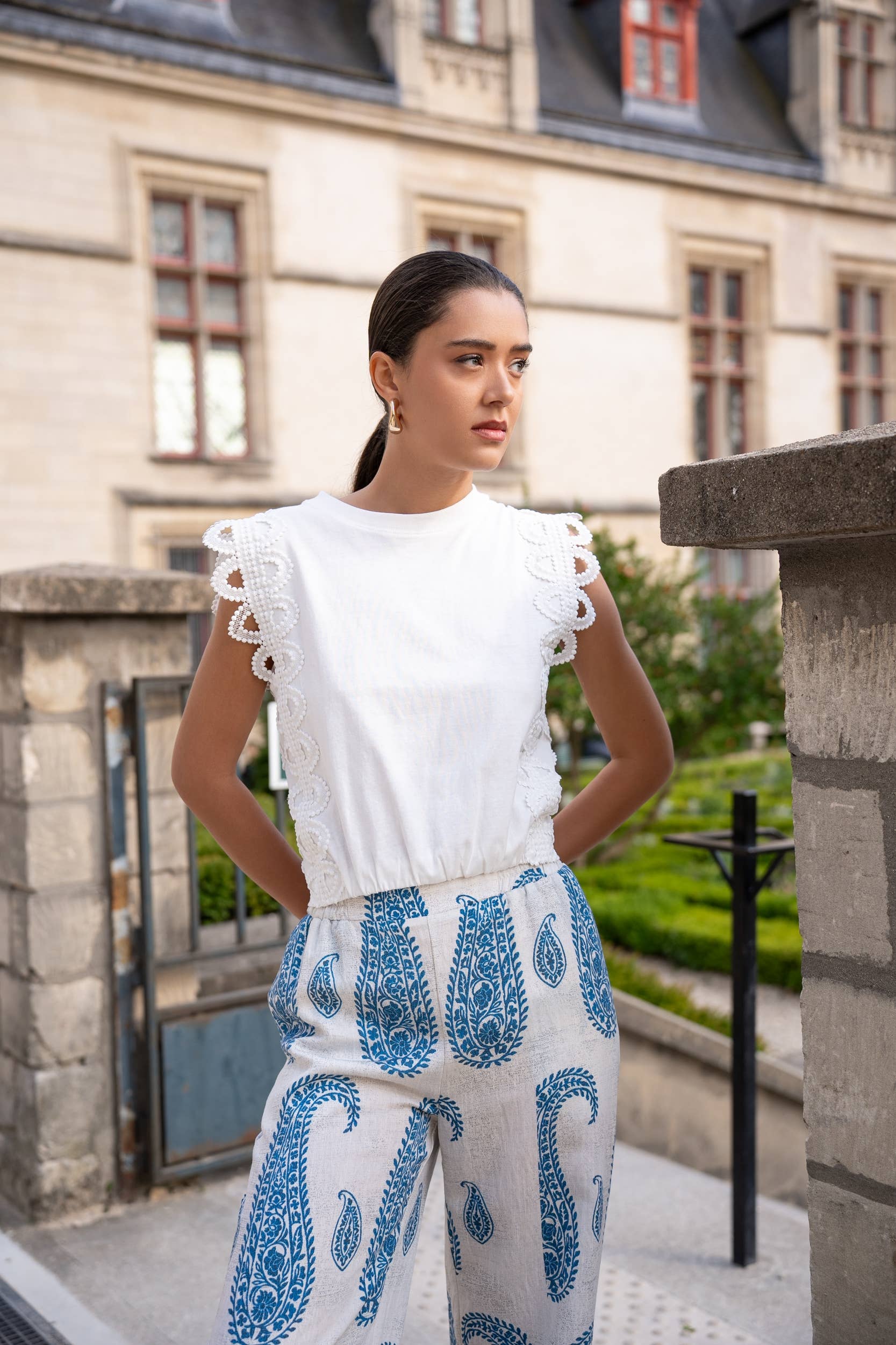 Choklate Paris Crop-Top aus Baumwolle mit Spitzenbesatz Weiß