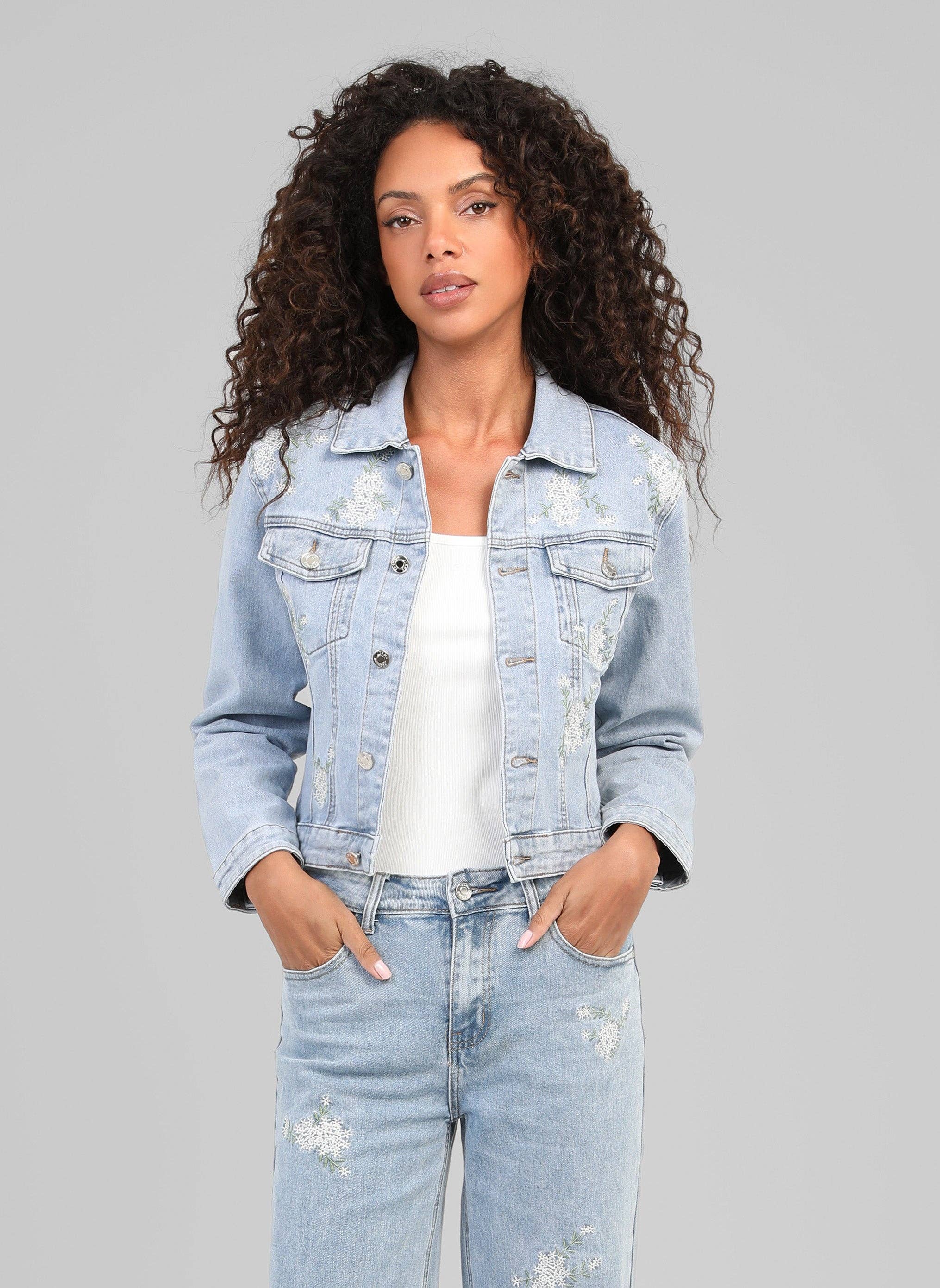 An'ge Paris Jeansjacke Pfiffeuille Hellblau mit Blütenstickerei