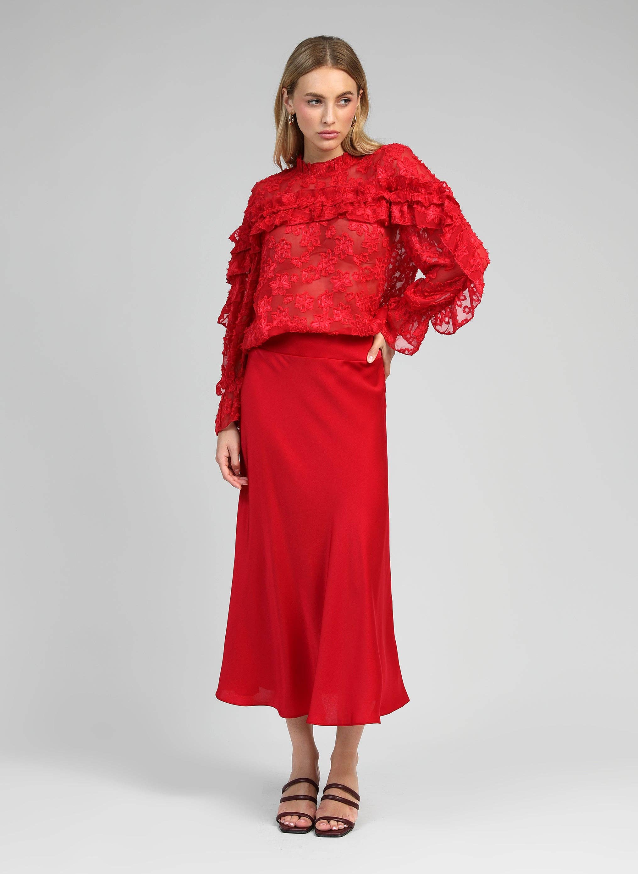 An'ge Paris Bluse Soely Rot - Jacquard-Semitransparent - Volant