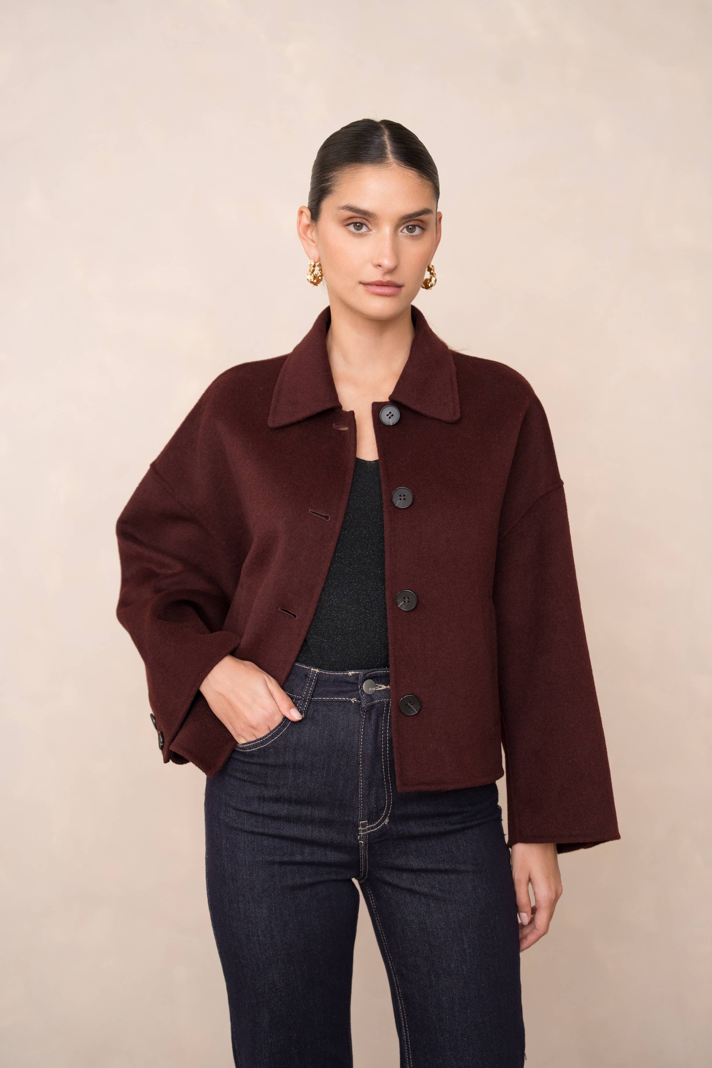 Attentif Paris handgefertigte kurze Wolljacke – Bordeaux