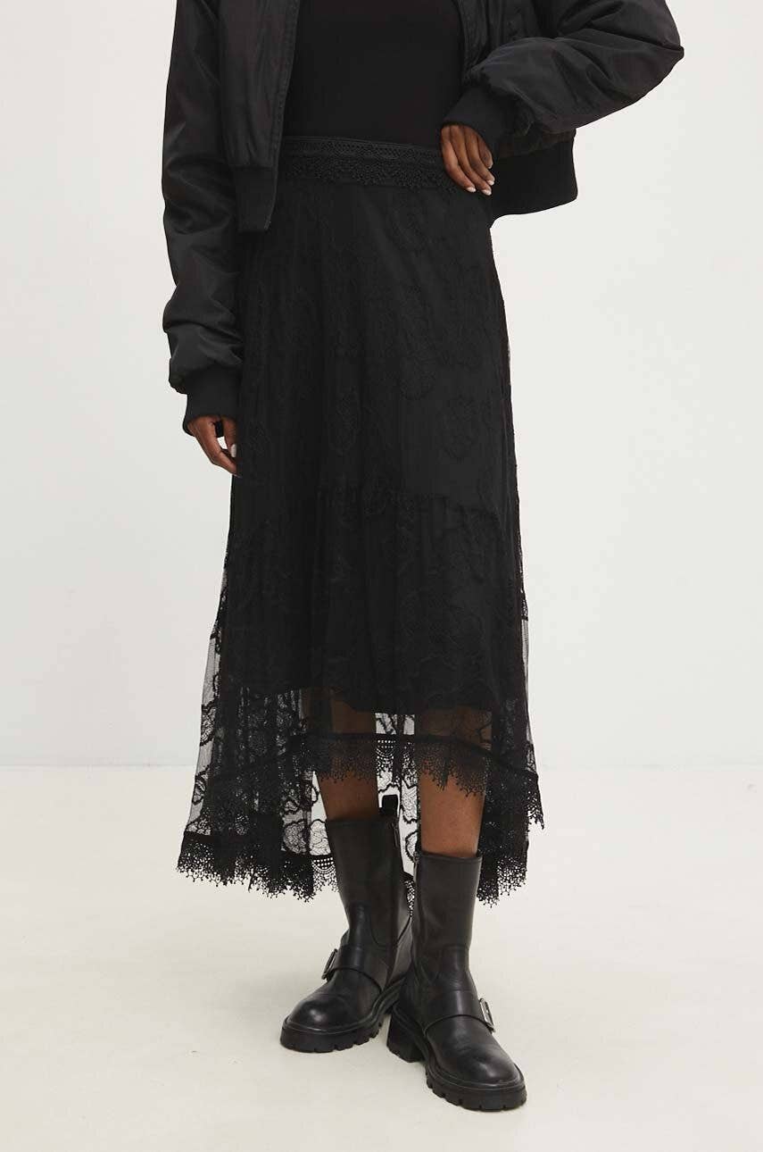 Choklate Paris - Schwarzer Spitzenrock "September" mit asymmetrischem Schnitt