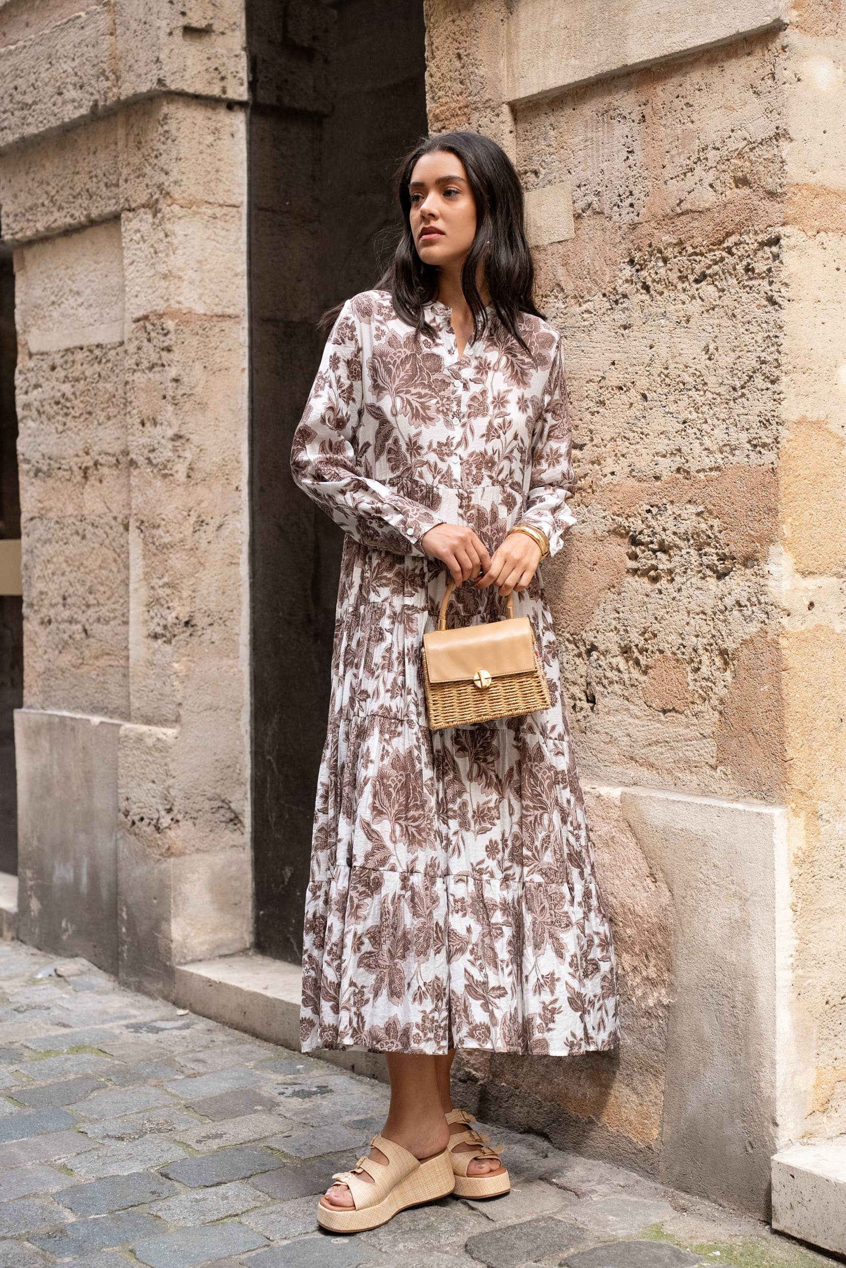 Choklate Paris Maxikleid Marbella in Schokobraun & Weiß Blumenprint Viskose-Seide