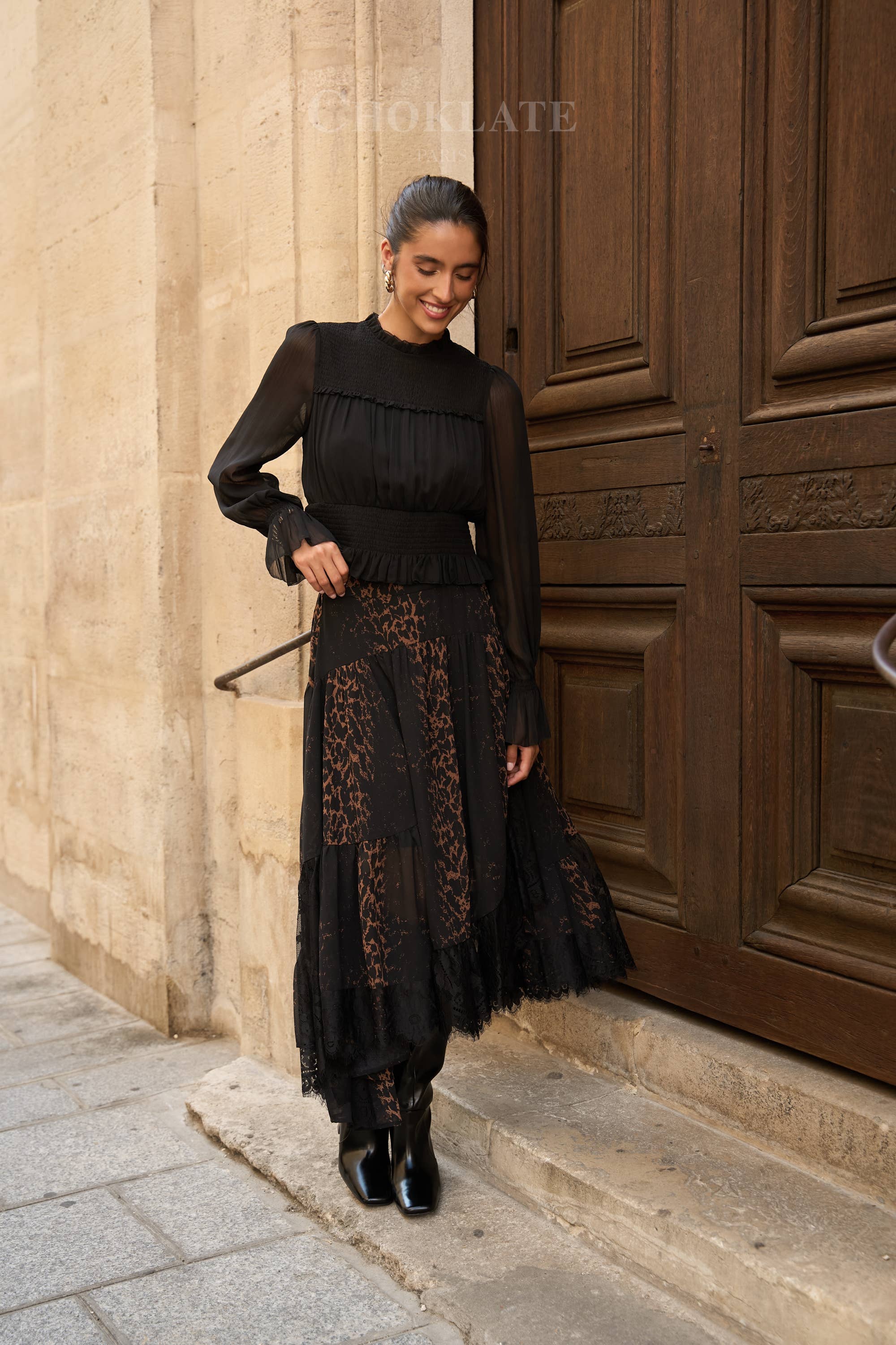 Choklate Paris Bluse Rena mit gesmokten Details und Volants Schwarz