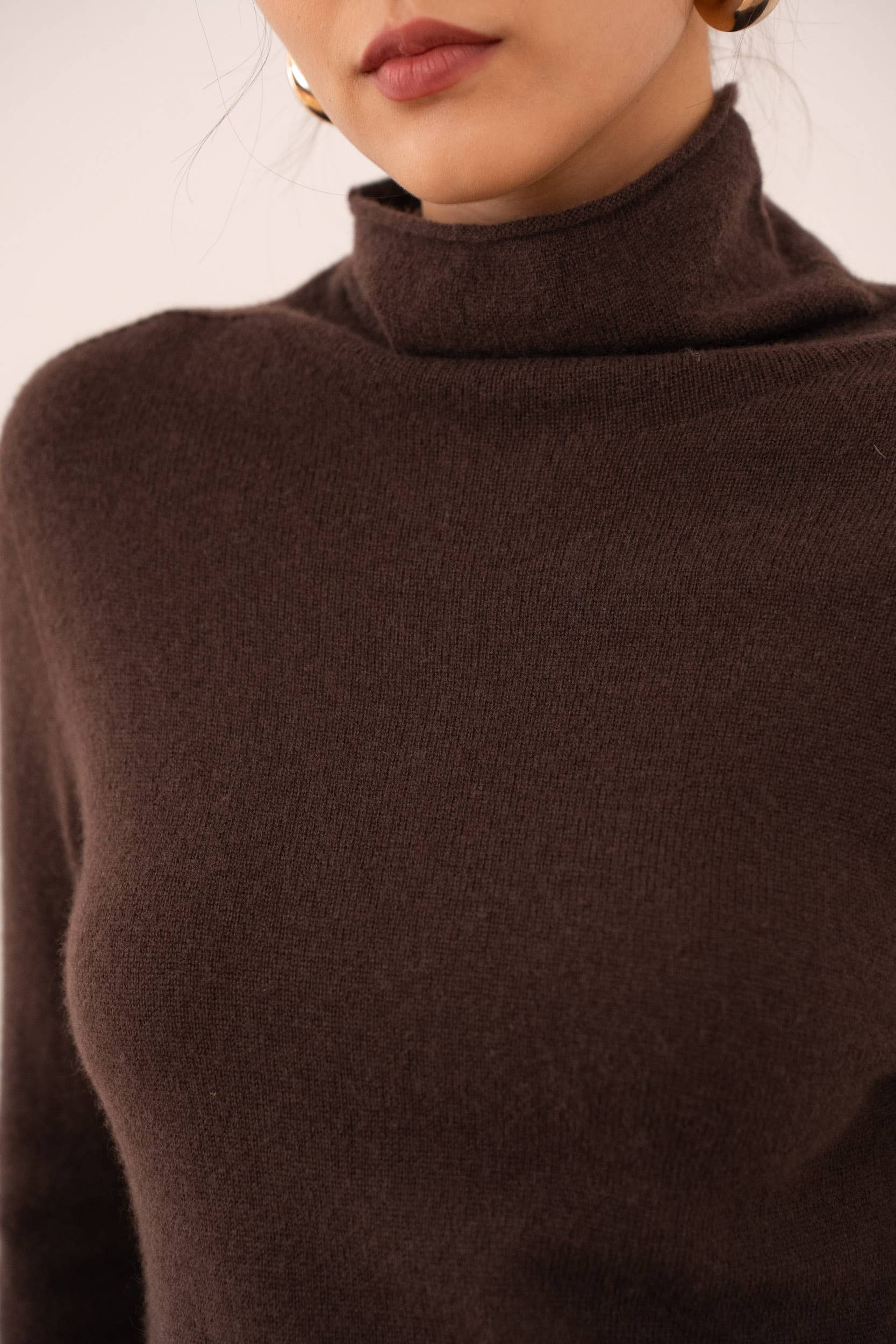 Choklate Paris - Rollkragenpullover in Schokobraun aus einem Wollmix mit Kaschmir