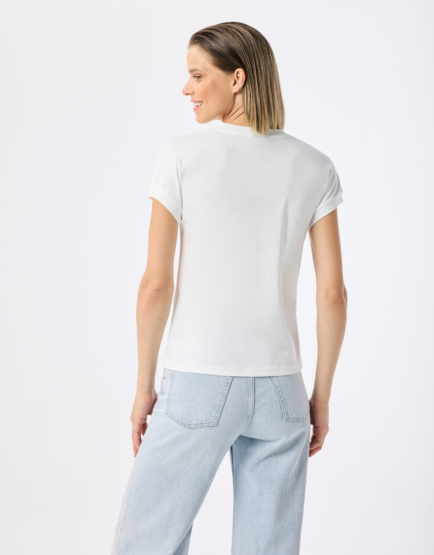 Leo & Ugo - T-Shirt "Carolina" in cremigem Weiß - Mit floralem Glitzerperlen-Design