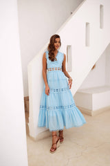 Choklate Paris -Ellie Maxikleid aus durchbrochener Baumwolle in Weiß - Ärmelloses Stufenkleid mit V-Ausschnitt