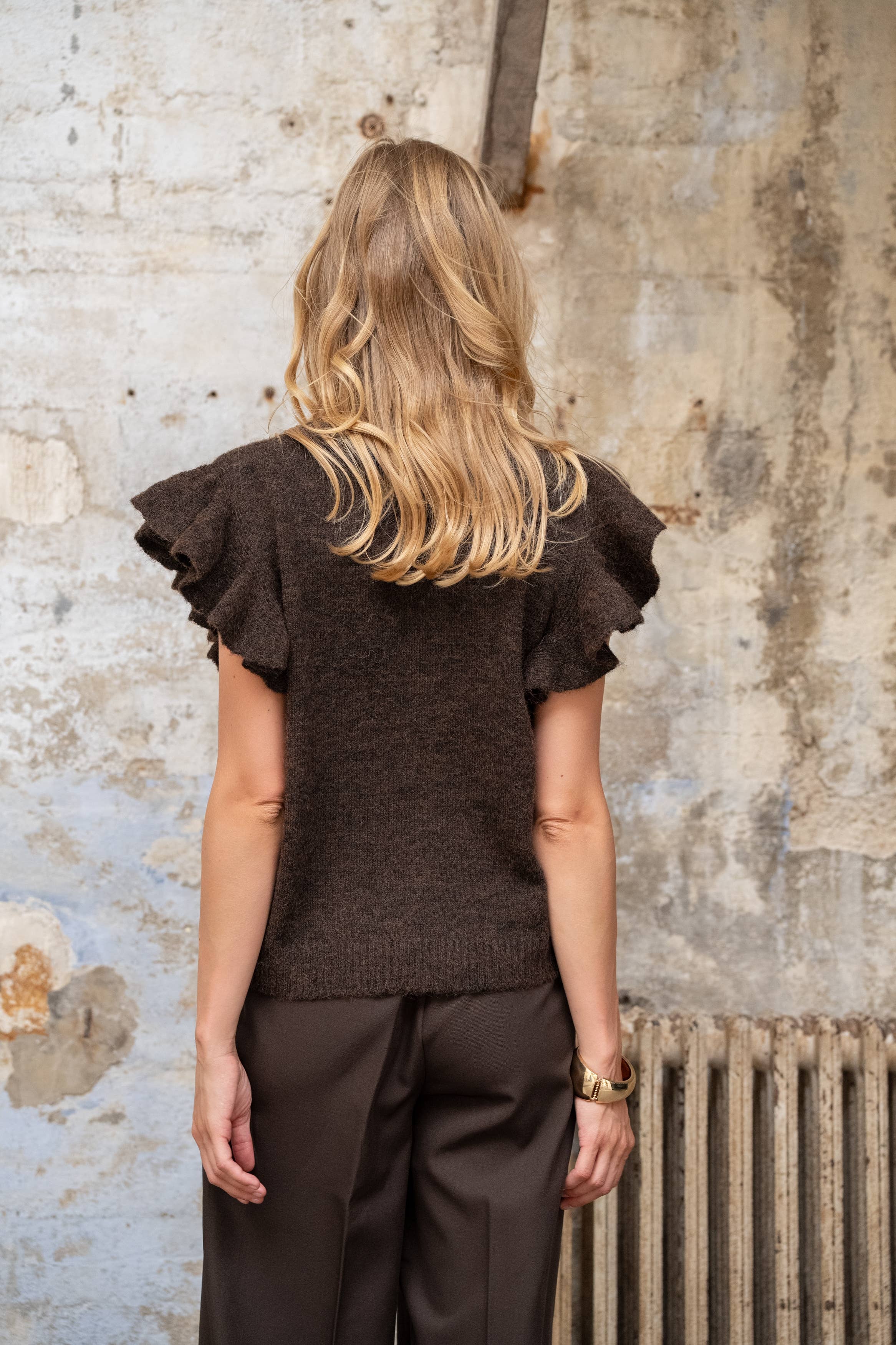 Lulumary Rüschenpullover mit V-Ausschnitt Kaffeebraun