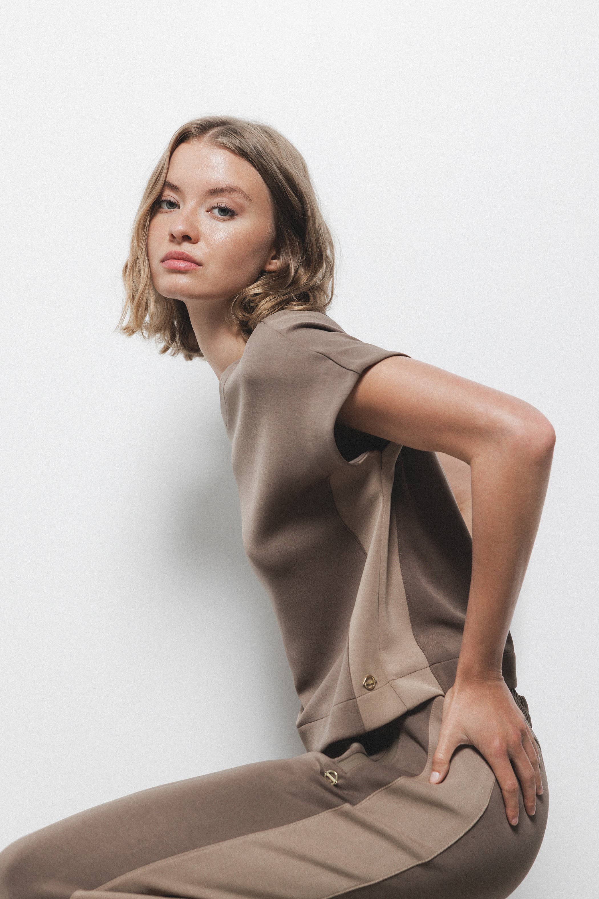 Lanidor - Zweifarbiges Jersey Shirt - Kurzarmbluse - Taupe - Rundhalsausschnitt