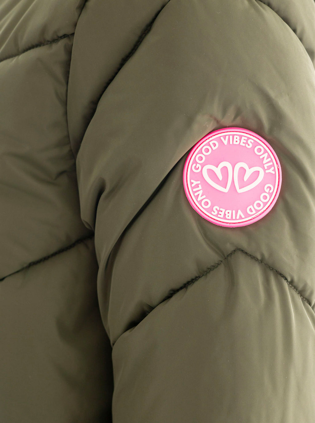 Zwillingsherz - Stepp-Mantel "Happy Vibes" in Khaki mit rosa Details