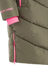 Zwillingsherz - Stepp-Mantel "Happy Vibes" in Khaki mit rosa Details