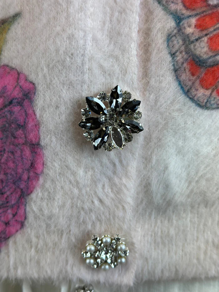 Rose Mode - Cardigan mit Schmetterlings- und Blumenmotiven in Creme