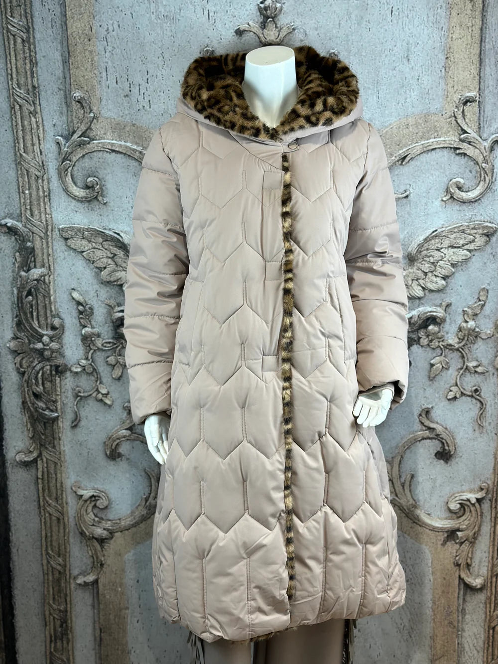 Rose Mode - Steppmantel mit Kunstfellbesatz - Leopard - Beige