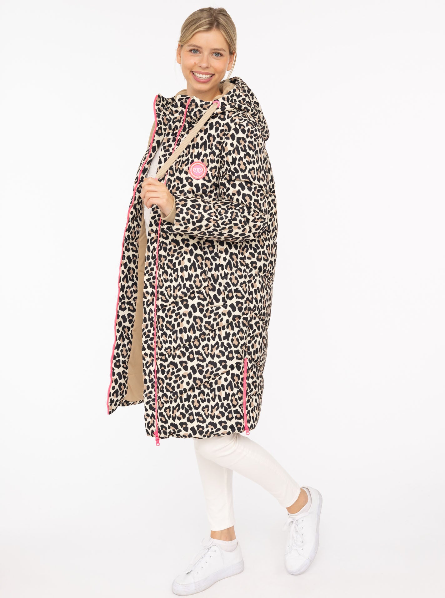 Steppmantel "Leo Allover" - Zwillingsherz - Warmer Damenmantel mit Leopardenmuster & Kapuze