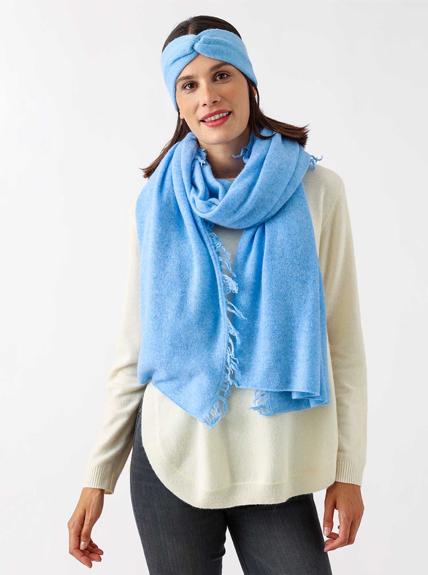 Zwillingsherz XXL Fransenschal aus 100% Kaschmir "Hellblau"