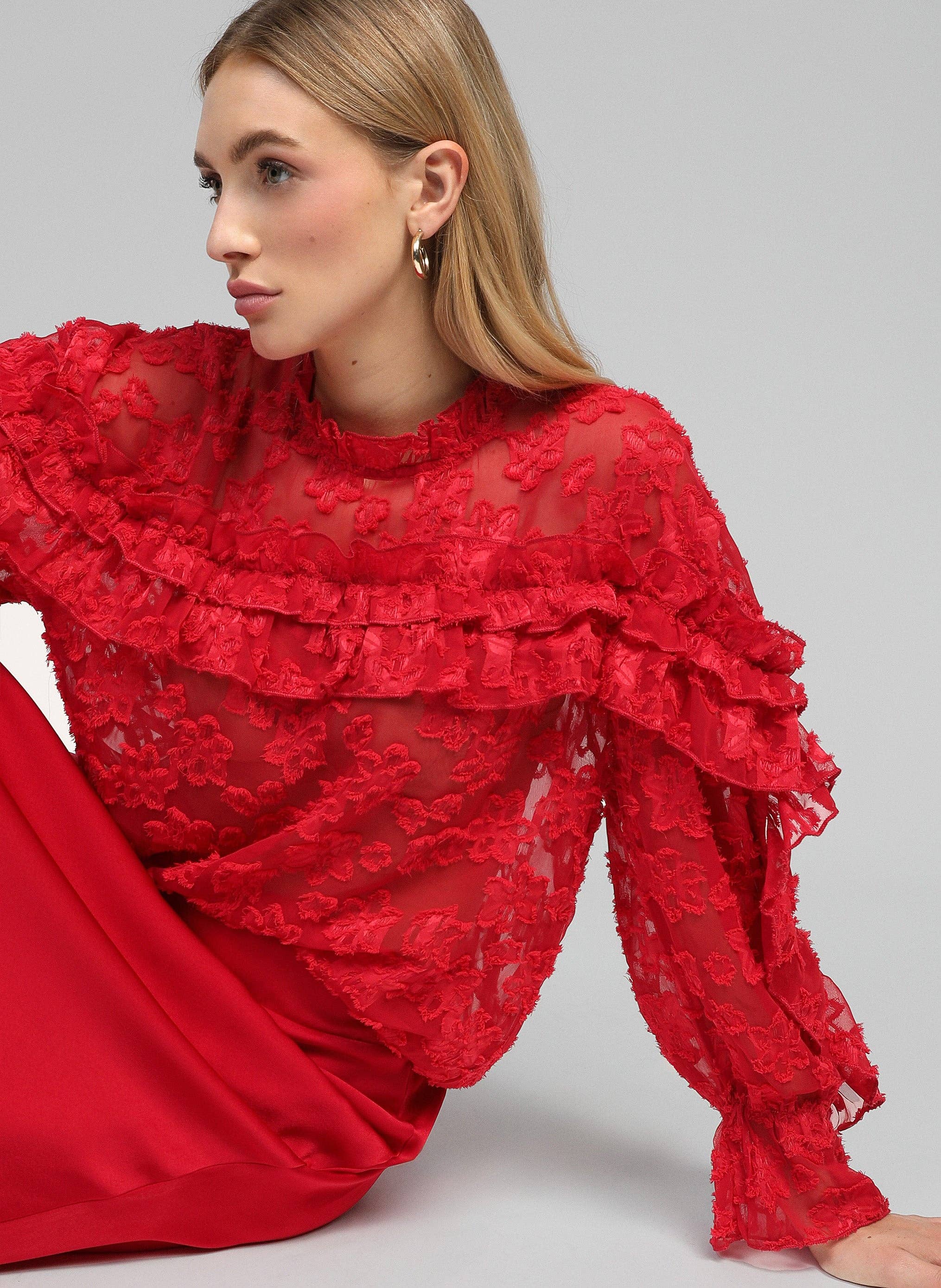 An'ge Paris Bluse Soely Rot - Jacquard-Semitransparent - Volant