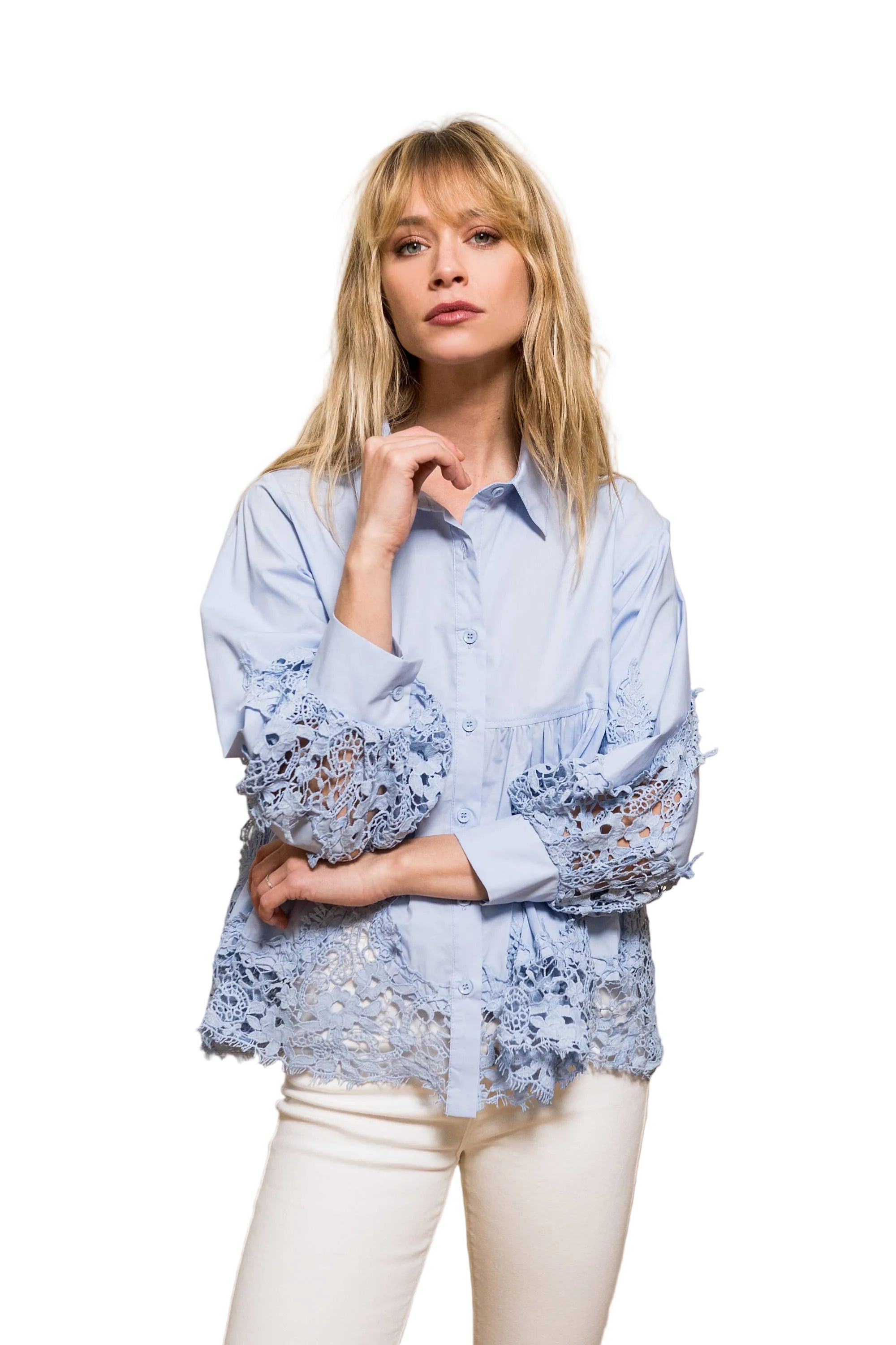 Choklate Paris Baumwollbluse Aimie mit Guipurespitze - Himmelblau | Elegant & Zeitlos