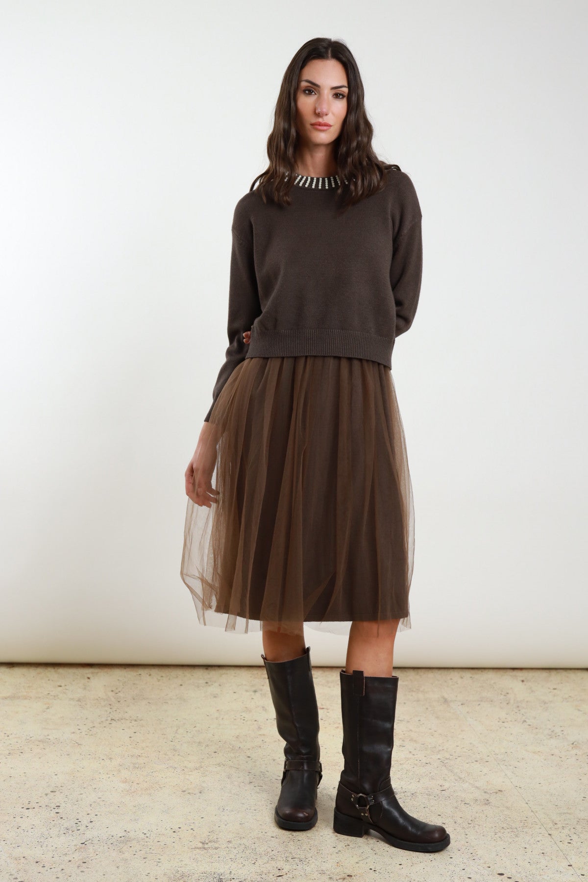 Susy Mix Strickkleid mit Tüllrock in einem warmen Braun