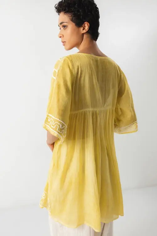 Gelbes Tunika-Kleid aus 100% Baumwolle mit Stickerei - Boho-Sommerlook von Lanidor