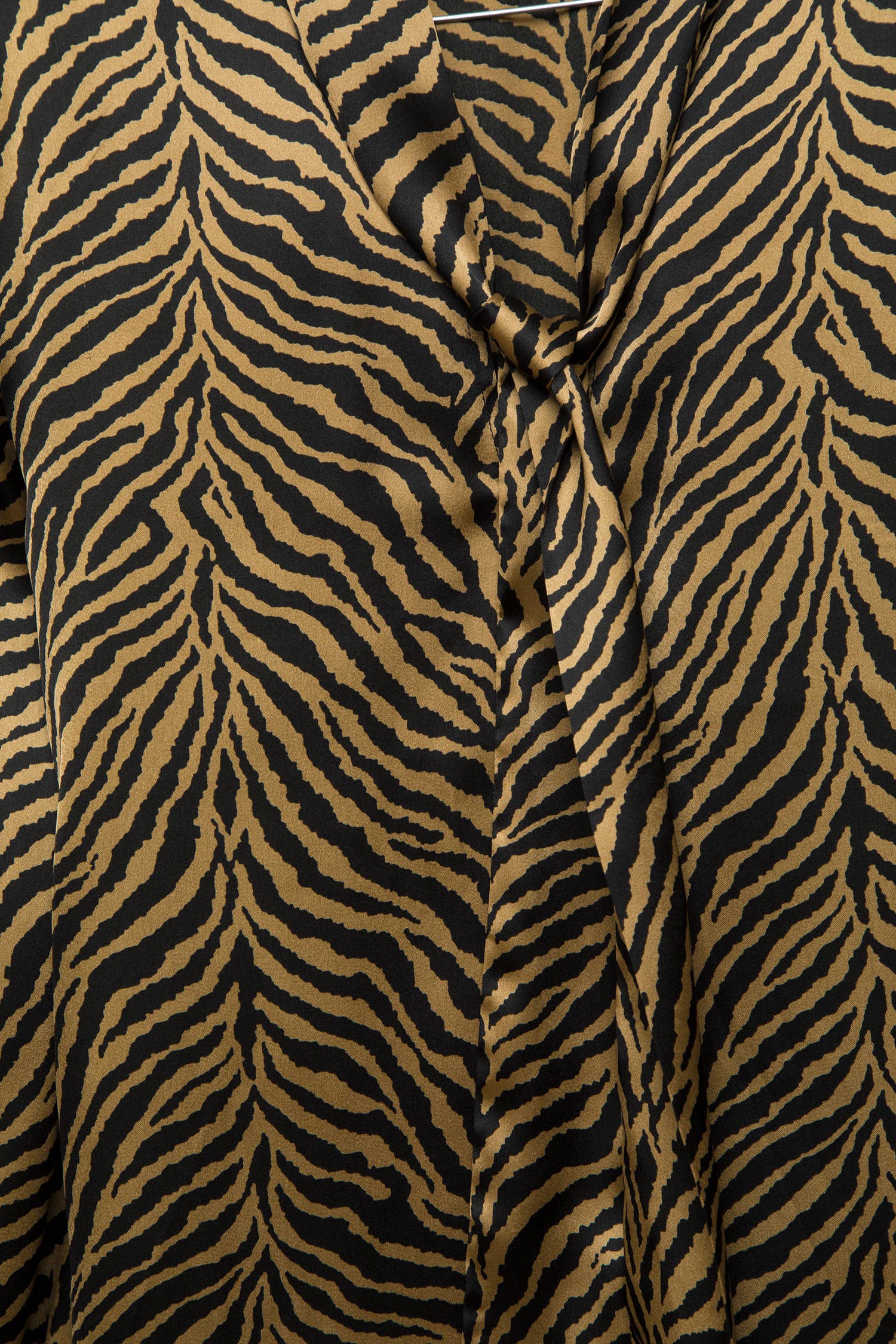 Lanidor Bluse mit Zebramuster & V-Ausschnitt - Schluppe  - Camel - Schwarz