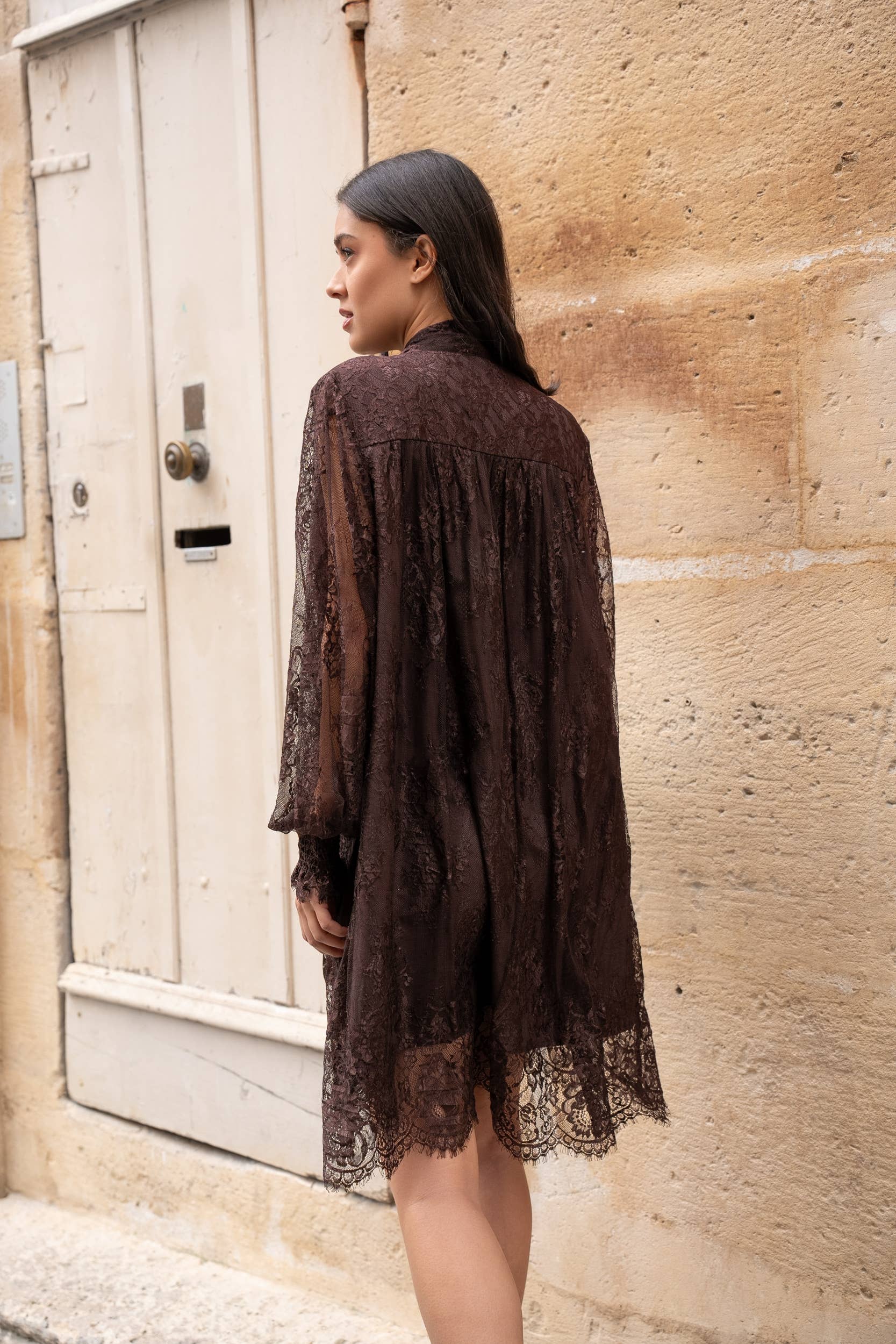 Choklate Paris Spitzenkleid mit Schleife am Kragen - Schoko-Braun