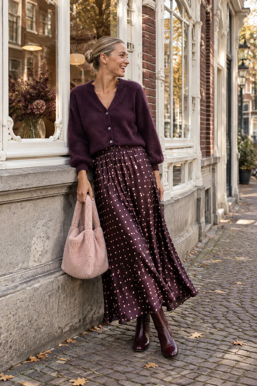TAMBA flauschiger Strickcardigan mit V-Ausschnitt Old Mauve – Dunkle Pflaume