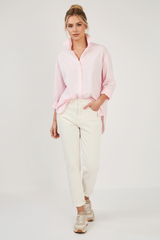 Ana & Lucy Mom-Jeans Julia mit rosa Hemd