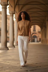 AN’GE Paris Leviora Kurzarm-Cardigan Camelbeige