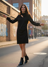 An'ge Paris Kleid Malola - Frau beim Tanzen