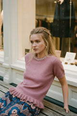 Ange Paris Nestorine Kurzarm-Strickpullover Rosa mit Rüschensaum
