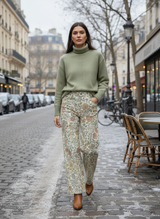An'ge Paris Winter Streetstyle - Hose Phiona & Pullover Lipy Salbeigrün