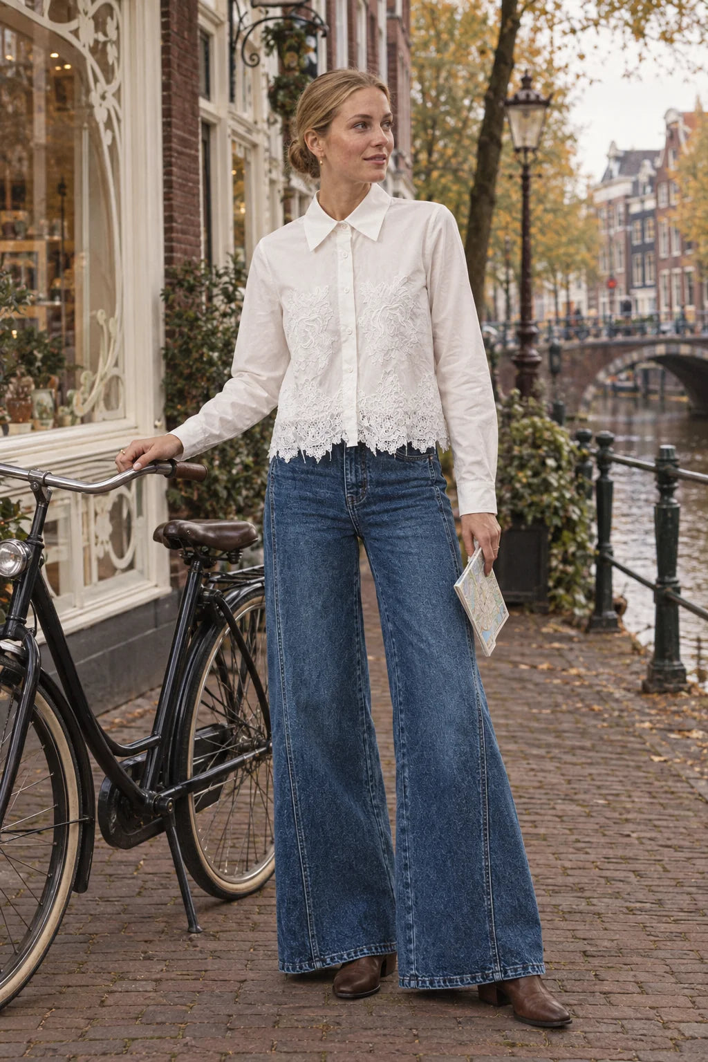Choklate Paris kurze Baumwollbluse Apoline mit Spitze Weiß