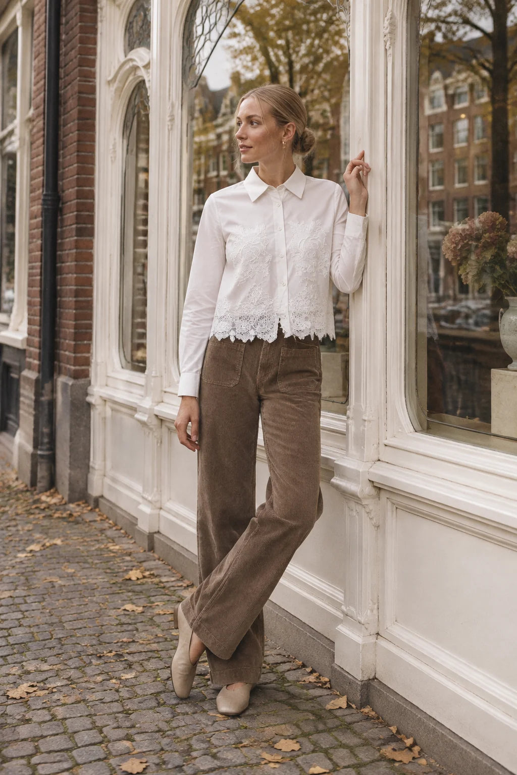 Choklate Paris kurze Baumwollbluse Apoline mit Spitze Weiß