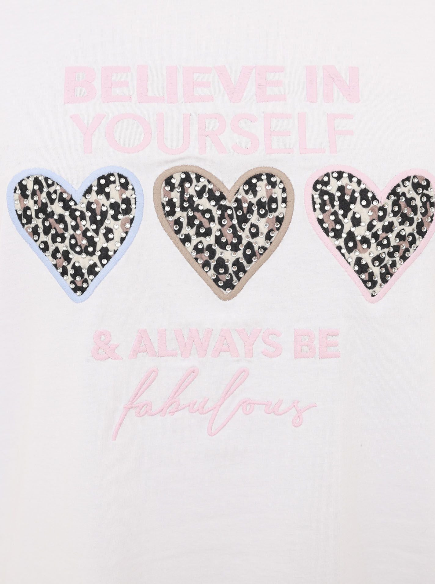 Zwillingsherz - T-Shirt "Always Believe" in Weiß - Mit Leoparden-Herzen