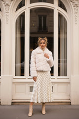 Attentif Paris Kunstfell-Jacke Beige – Langhaarig & schräg gestreift