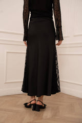 Choklate Paris - Schwarzer Satinrock mit seitlichem Spitzeneinsatz - Elegant & Feminin