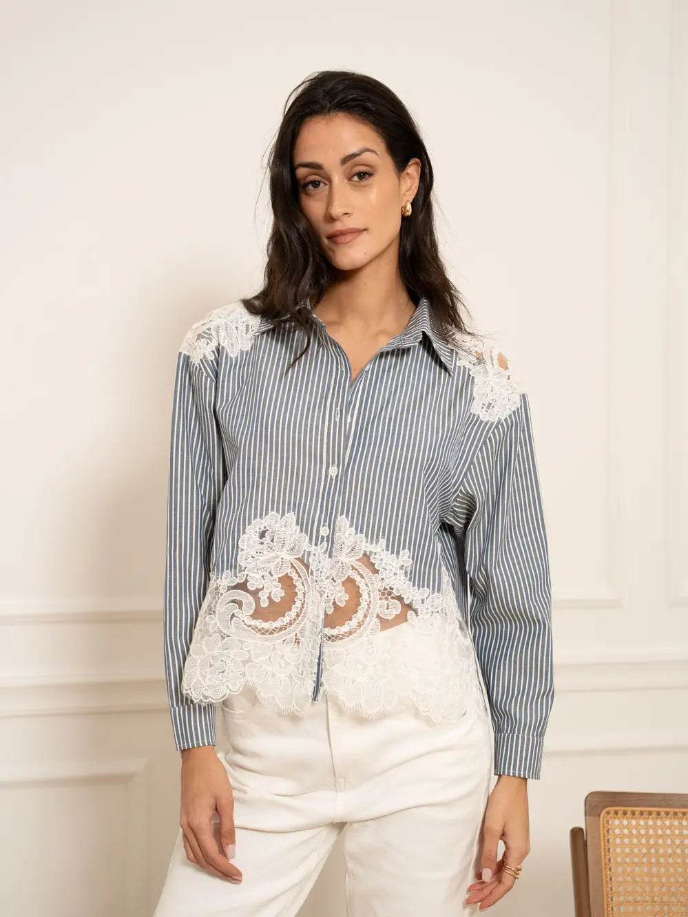 Choklate Paris Baumwollbluse mit Spitzeneinsätzen - gestreift - Blau-Weiß