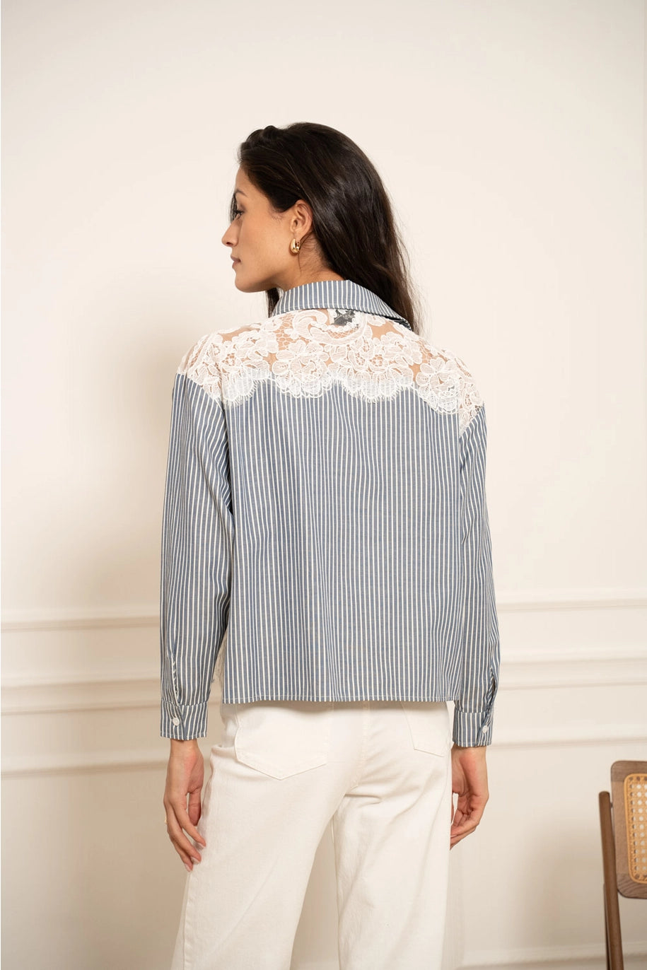 Choklate Paris Baumwollbluse mit Spitzeneinsätzen - gestreift - Blau-Weiß