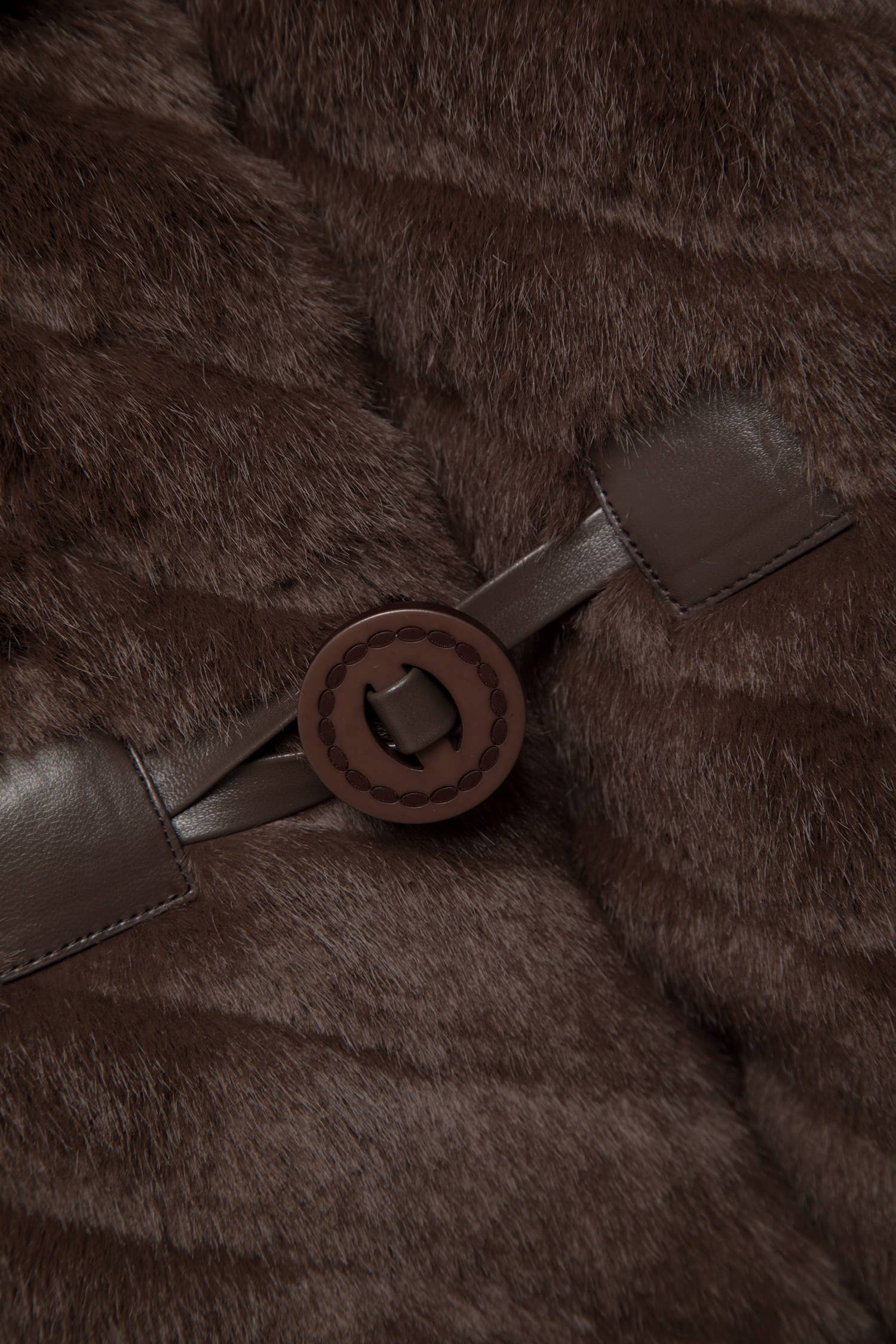 Lanidor Edle Weste - Fake Fur in Dunkelbraun